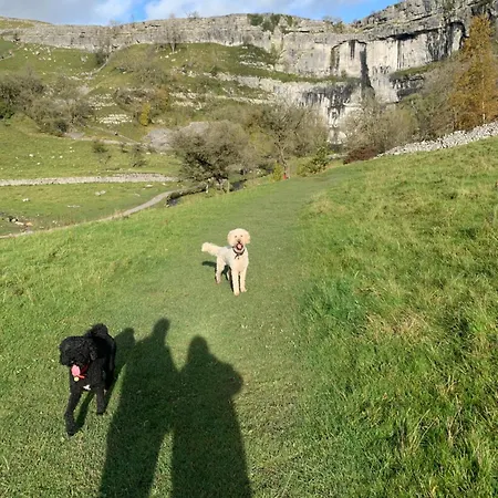 Ferienhaus Prior Hall Farm - 3 Bedroom Luxury In Center Of Malham